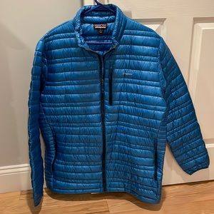 Patagonia men’s ultralight down jacket, blue. Size large
